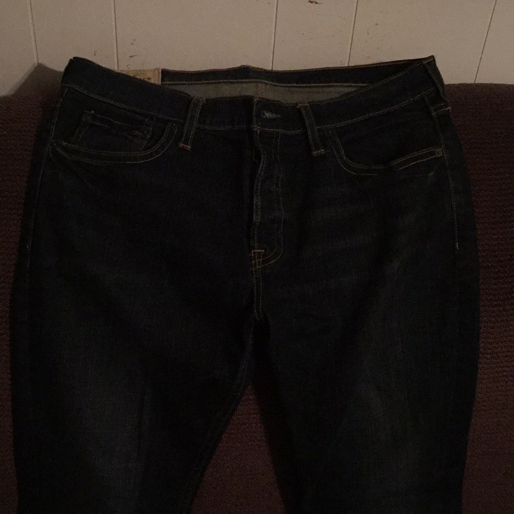 Men’s dark blue denim jeans